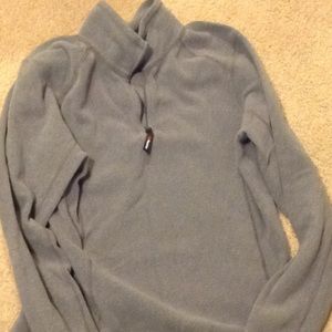 Comfortable 3/4 sip sweatshirt